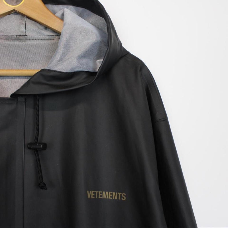 Vetements Iconic Logo Raincoat Medium