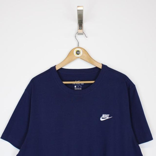 Vintage 00’s Nike Navy Blue and White Short Sleeve Spellout T-Shirt