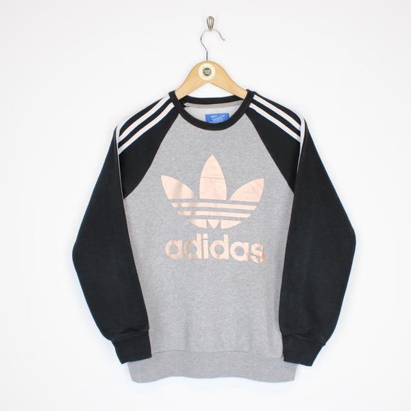 Vintage 00’s Adidas Grey and Black Crew Neck Spellout Sweatshirt Jumper