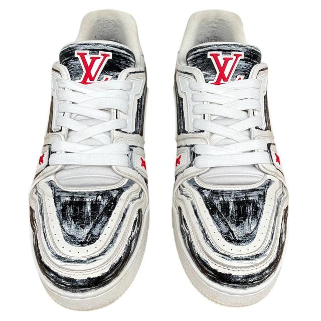 Louis Vuitton 54 White and Black Coloured-In Trainers